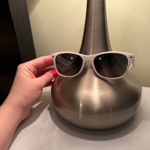 White Ray-Ban Wayfarer Glasses